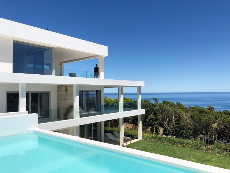 To Let 8 Bedroom Property for Rent in Bakoven Western Cape